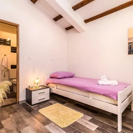 Magdalena By Interhome Vakantiehuis Potpićan